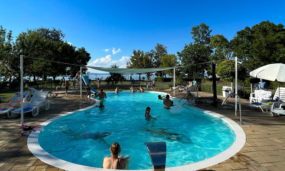 Foto van Aranypart Camping & Apartments